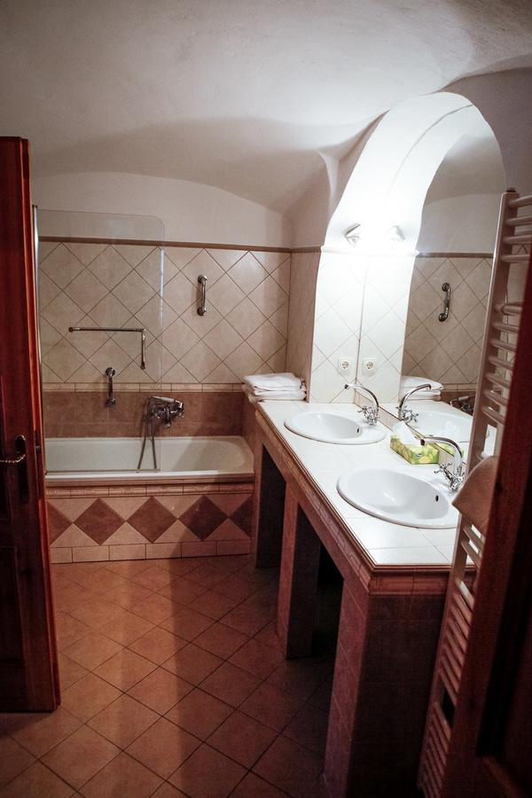 Erzsebet Pince Appartement Tokaj Buitenkant foto
